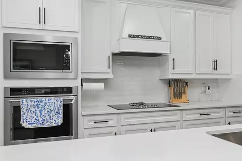 Kitchen - 140 Shell Creek Ct, Saint Augustine, FL 32086 photo 3 of 5