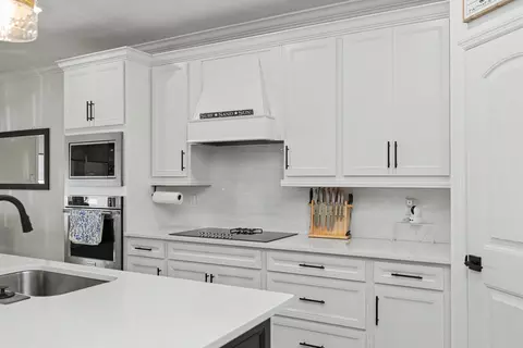 Kitchen - 140 Shell Creek Ct, Saint Augustine, FL 32086 photo 4 of 5