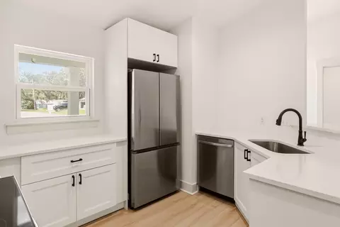 Kitchen - 408 St Augustine South Dr, Saint Augustine, FL 32086 photo 3 of 4