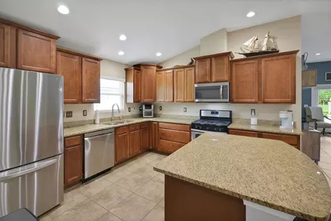 Kitchen - 206 Little Owl Ln, Saint Augustine, FL 32086 photo 4 of 5