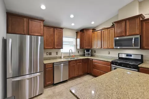 Kitchen - 206 Little Owl Ln, Saint Augustine, FL 32086 photo 5 of 5