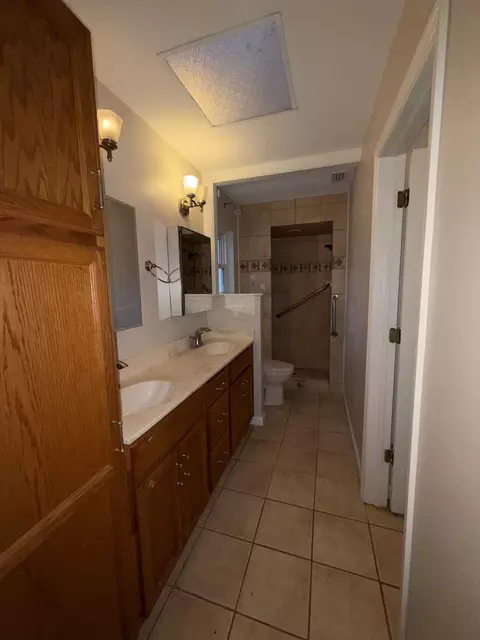 Bath - 540 Gentian Rd, Saint Augustine, FL 32086 photo 2 of 2