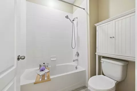 Bath - 2408 Las Calinas Blvd, Saint Augustine, FL 32095 photo 4 of 4