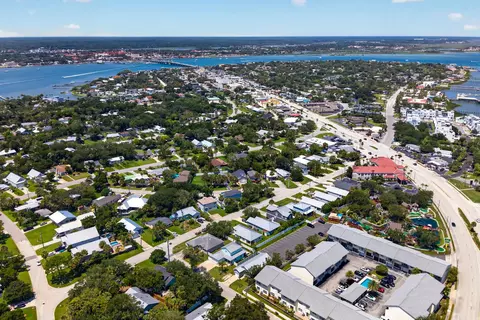 View/Area - 27 W White St, Saint Augustine, FL 32080 photo 11 of 12