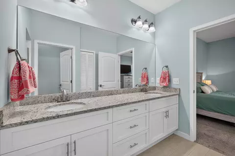 Bath - 27 W White St, Saint Augustine, FL 32080 photo 2 of 4