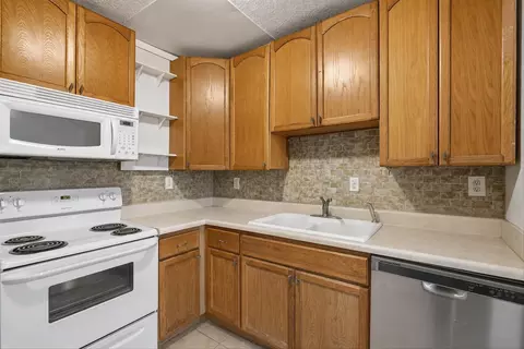 Kitchen - 21 Nesmith Ave, Saint Augustine, FL 32084 photo 2 of 3