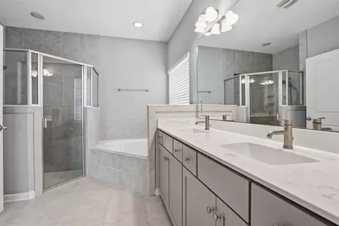 Bath - 223 Meadow Crossing Dr, Saint Augustine, FL 32086 photo 1 of 2