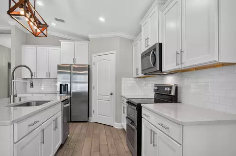 Kitchen - 23 Pyrite Pl, Saint Augustine, FL 32086 photo 2 of 5