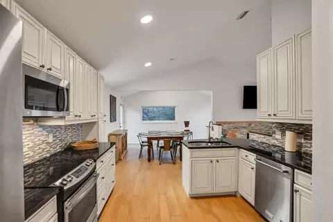 Kitchen - 35 Atlantic Ave Apt Ab C #A,B & C, Saint Augustine, FL 32084 photo 2 of 6