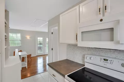 Kitchen - 35 Atlantic Ave Apt Ab C #A,B & C, Saint Augustine, FL 32084 photo 6 of 6