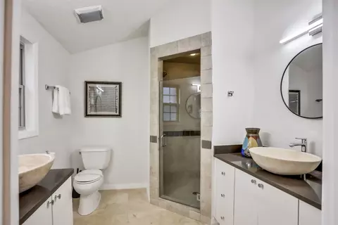 Bath - 35 Atlantic Ave Apt Ab C #A,B & C, Saint Augustine, FL 32084 photo 1 of 4