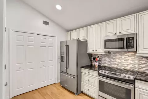 Kitchen - 35 Atlantic Ave Apt Ab C #A,B & C, Saint Augustine, FL 32084 photo 5 of 6