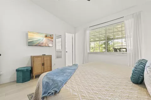 Bedroom - 5448 5th St, Saint Augustine, FL 32080 photo 4 of 10