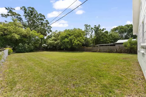 Exterior - 37 Nesmith Ave, Saint Augustine, FL 32084 photo 4 of 7