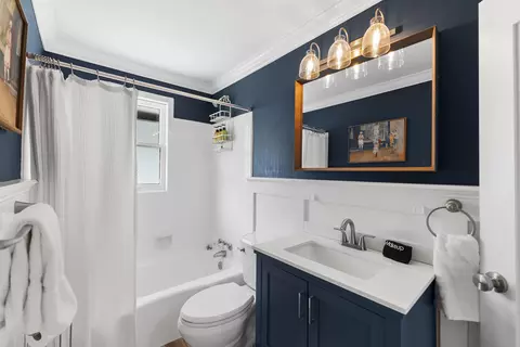 Bath - 37 Nesmith Ave, Saint Augustine, FL 32084 photo 2 of 4