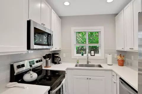 Kitchen - 8 Douglas Ave Apt Ab C #A,B & C, Saint Augustine, FL 32084 photo 1 of 6
