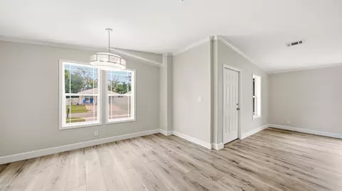 Living - 4633 Third Ave, Saint Augustine, FL 32095 photo 3 of 3