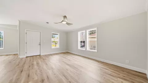 Living - 4633 Third Ave, Saint Augustine, FL 32095 photo 2 of 3
