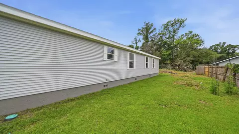 Exterior - 4633 Third Ave, Saint Augustine, FL 32095 photo 7 of 10