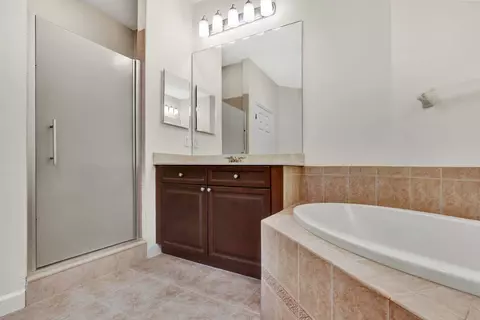 Bath - 220 Paseo Terraza #301, Saint Augustine, FL 32095 photo 3 of 6
