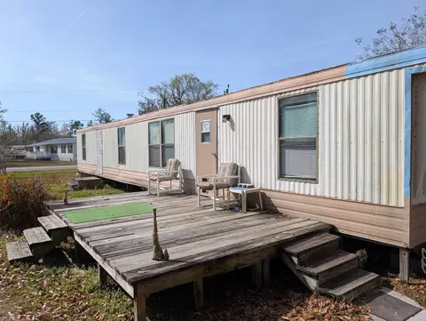 102 Edgewater, Satsuma, FL 32189 photo 3