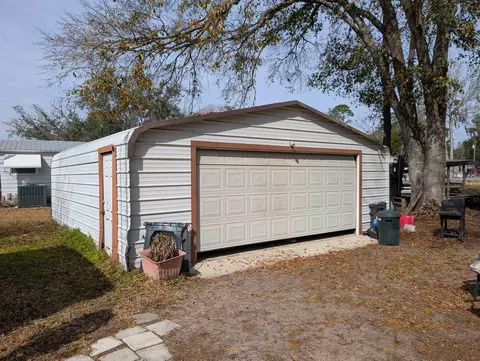 102 Edgewater, Satsuma, FL 32189 photo 2