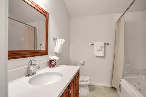 Bath - 35 Atlantic Ave Apt A B And C #A, B AND C, Saint Augustine, FL 32084 photo 3 of 4