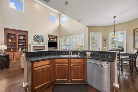 Kitchen - 655 Porta Rosa Cir, Saint Augustine, FL 32092 photo 3 of 5