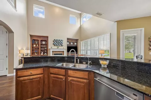 Kitchen - 655 Porta Rosa Cir, Saint Augustine, FL 32092 photo 4 of 5