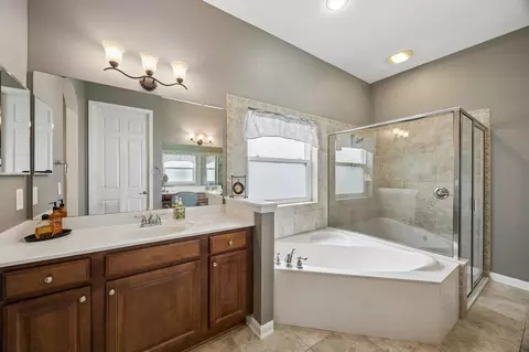 Bath - 655 Porta Rosa Cir, Saint Augustine, FL 32092 photo 2 of 4