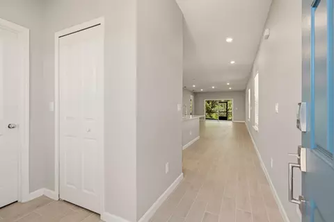 Entry Way - 709 Lake Sinclair St, Saint Augustine, FL 32084 photo 2 of 2