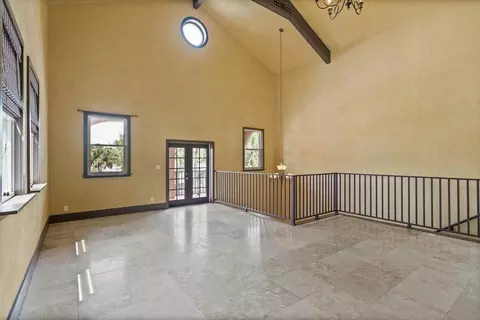 Living - 133 South St, Saint Augustine, FL 32084 photo 2 of 6