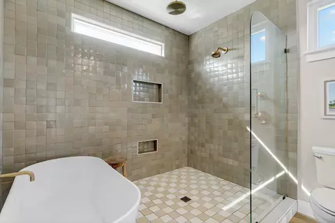 Bath - 119 Ferdinand Ave, Saint Augustine, FL 32080 photo 2 of 4