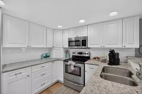 Kitchen - 7265 A1a S B8, Saint Augustine, FL 32080 photo 2 of 4