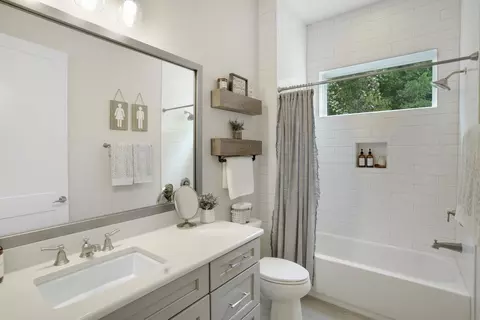 Bath - 6908 Cypress Spring Ct, Saint Augustine, FL 32086 photo 3 of 3