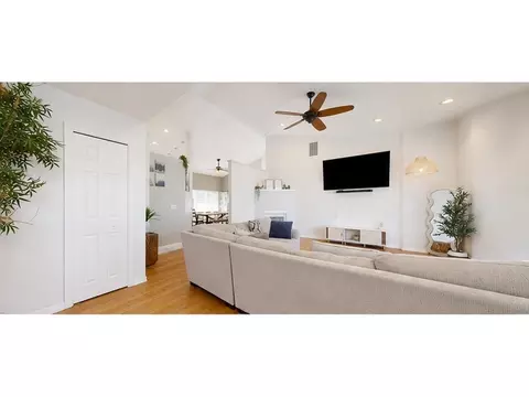 Living - 627 E Bianca Cir, Saint Augustine, FL 32086 photo 1 of 2
