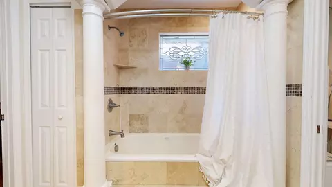 Bath - 627 E Bianca Cir, Saint Augustine, FL 32086 photo 2 of 5