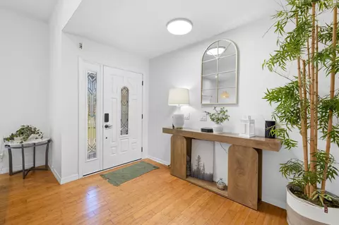 Entry Way - 627 E Bianca Cir, Saint Augustine, FL 32086 photo 1 of 6