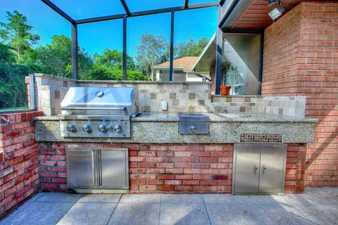 Kitchen - 627 E Bianca Cir, Saint Augustine, FL 32086 photo 6 of 6
