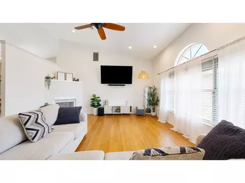 Living - 627 E Bianca Cir, Saint Augustine, FL 32086 photo 2 of 2