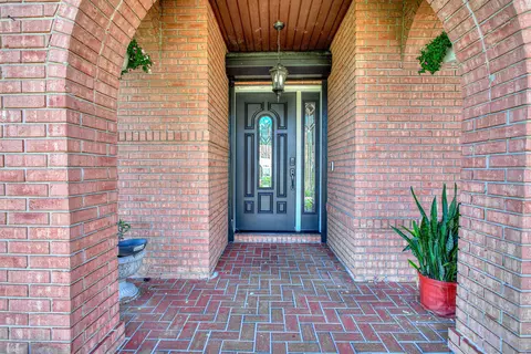 Entry Way - 627 E Bianca Cir, Saint Augustine, FL 32086 photo 4 of 5