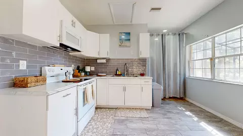 Kitchen - 627 E Bianca Cir, Saint Augustine, FL 32086 photo 5 of 6