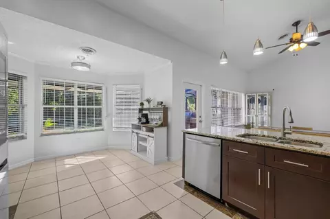 Kitchen - 627 E Bianca Cir, Saint Augustine, FL 32086 photo 4 of 6