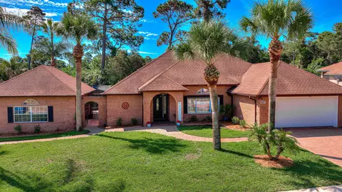 Exterior - 627 E Bianca Cir, Saint Augustine, FL 32086 photo 2 of 17