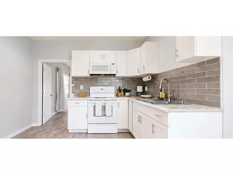 Kitchen - 627 E Bianca Cir, Saint Augustine, FL 32086 photo 3 of 6