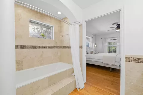 Bath - 627 E Bianca Cir, Saint Augustine, FL 32086 photo 2 of 5