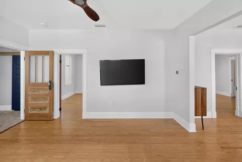 Living - 206 Cabeza St, Saint Augustine, FL 32080 photo 4 of 9