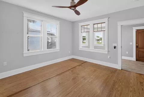 Living - 206 Cabeza St, Saint Augustine, FL 32080 photo 2 of 9