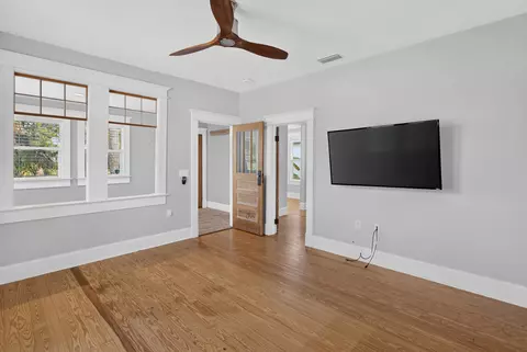 Living - 206 Cabeza St, Saint Augustine, FL 32080 photo 5 of 9