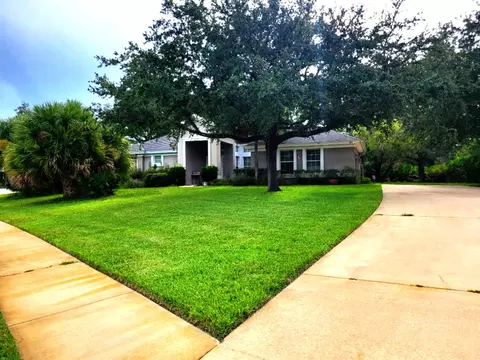 Exterior - 933 Mirror Lake Dr, Saint Augustine, FL 32086 photo 10 of 14